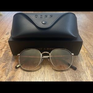 DIFF BROOKS SUNGLASSES - NEW IN BOX